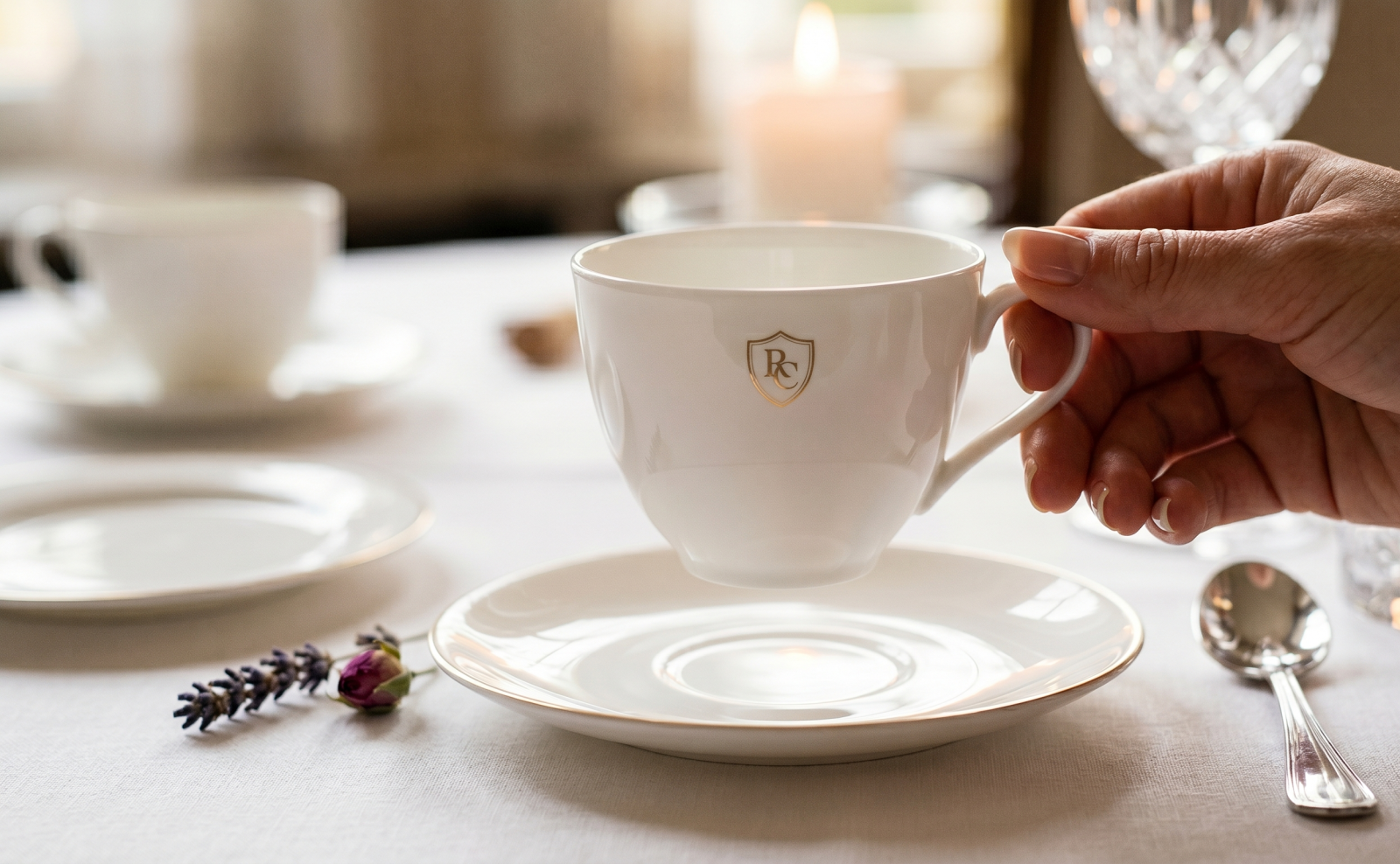 Bone china: zit er echt bot in je kopje?